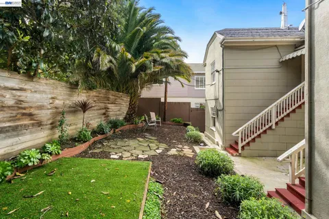 $525,000 | 3746 Park Blvd Way, Unit B, Oakland, CA 94610