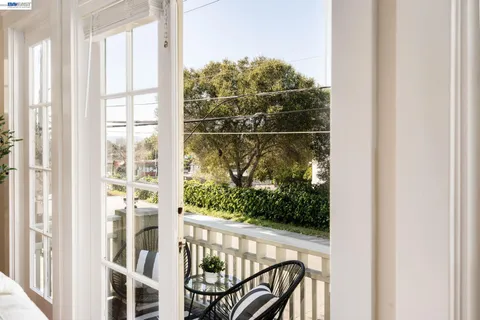 $525,000 | 3746 Park Blvd Way, Unit B, Oakland, CA 94610