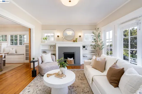 $525,000 | 3746 Park Blvd Way, Unit B, Oakland, CA 94610