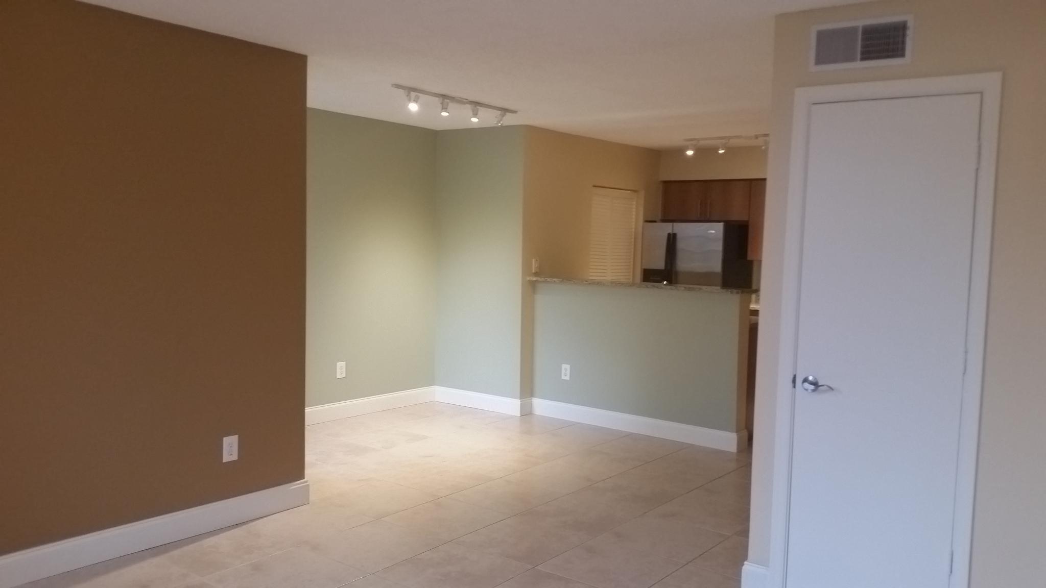 1000 Crystal Way, Unit C Delray Beach, FL 33444 - Photo 4 of 14 20150924_173459 - Copy