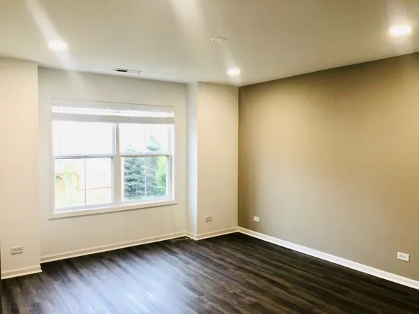 $2,800 | 164 Rosehall Drive, Unit 3, Lake Zurich, IL 60047