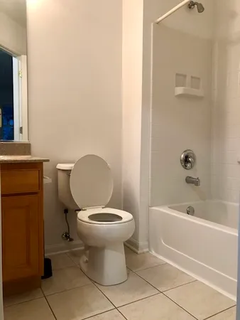 $2,800 | 164 Rosehall Drive, Unit 3, Lake Zurich, IL 60047