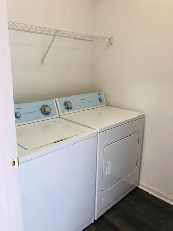 $2,800 | 164 Rosehall Drive, Unit 3, Lake Zurich, IL 60047