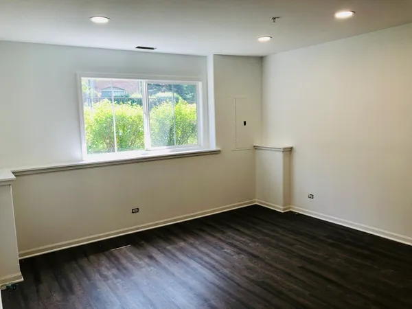 $2,800 | 164 Rosehall Drive, Unit 3, Lake Zurich, IL 60047