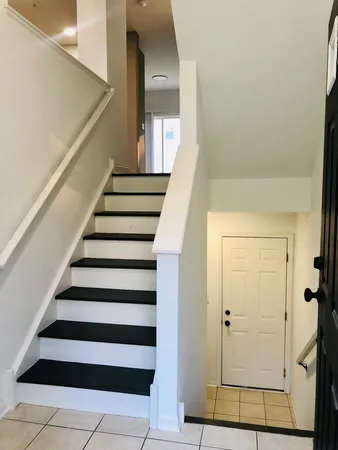 $2,800 | 164 Rosehall Drive, Unit 3, Lake Zurich, IL 60047