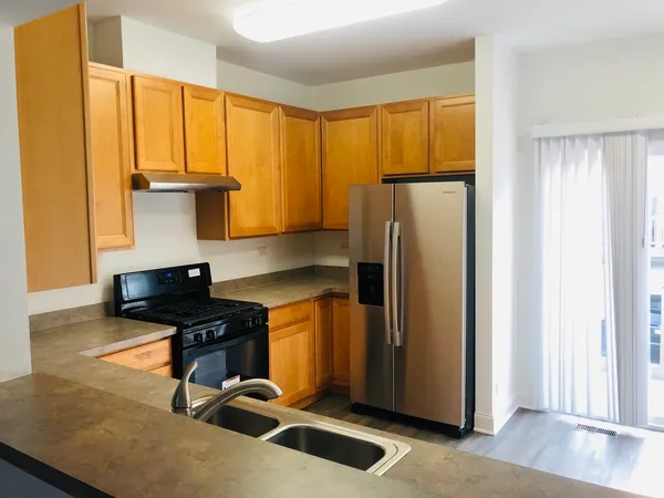 $2,800 | 164 Rosehall Drive, Unit 3, Lake Zurich, IL 60047