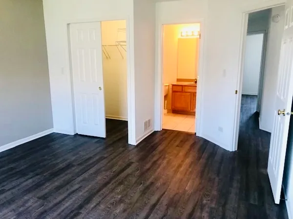 $2,800 | 164 Rosehall Drive, Unit 3, Lake Zurich, IL 60047