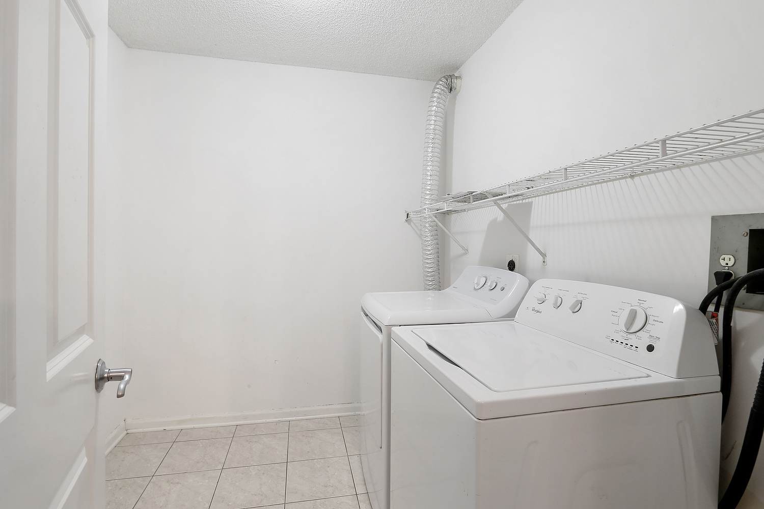 470 Fawell Boulevard, Unit 320 Glen Ellyn, IL 60137 - Photo 13 of 15 a utility room with dryer and washer