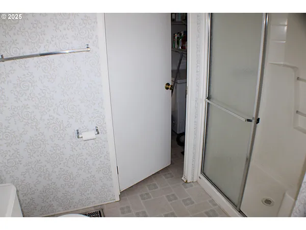 $90,000 | 124 Country Side Lane, Winston, OR 97496