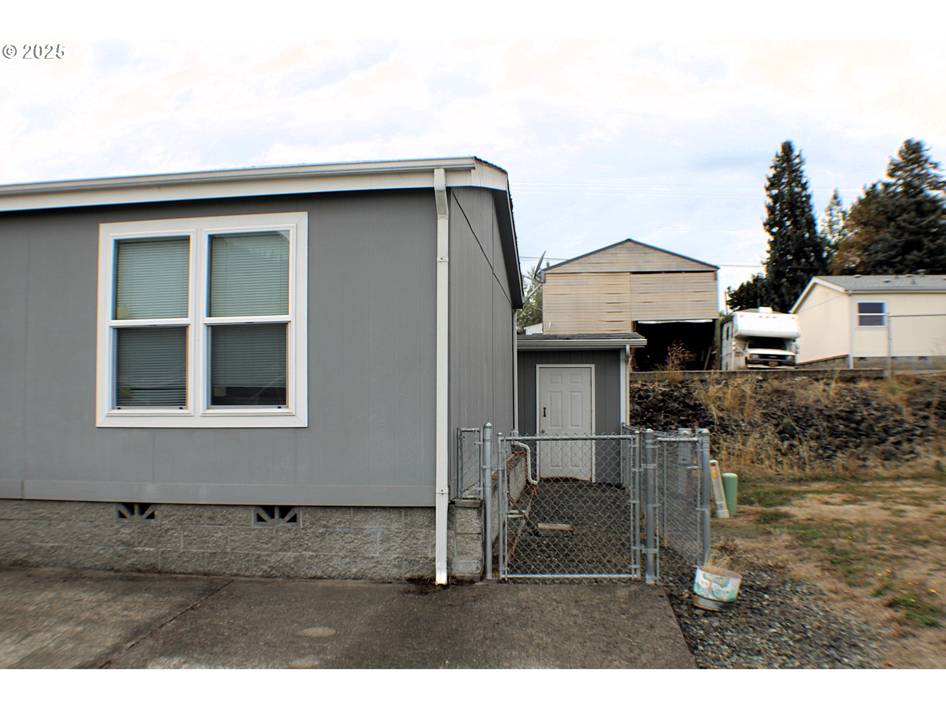 124 Country Side Lane Winston, OR 97496 - Photo 18 of 23