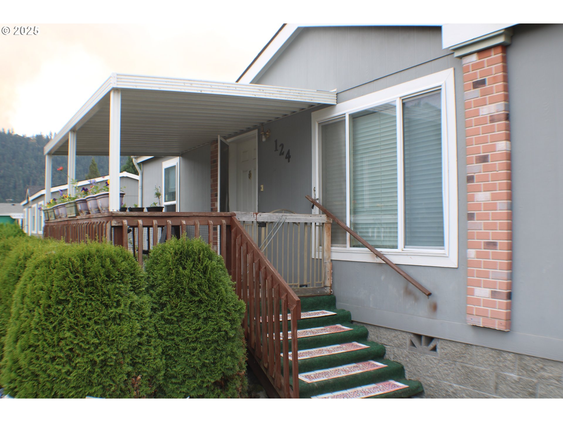 124 Country Side Lane Winston, OR 97496 - Photo 3 of 23