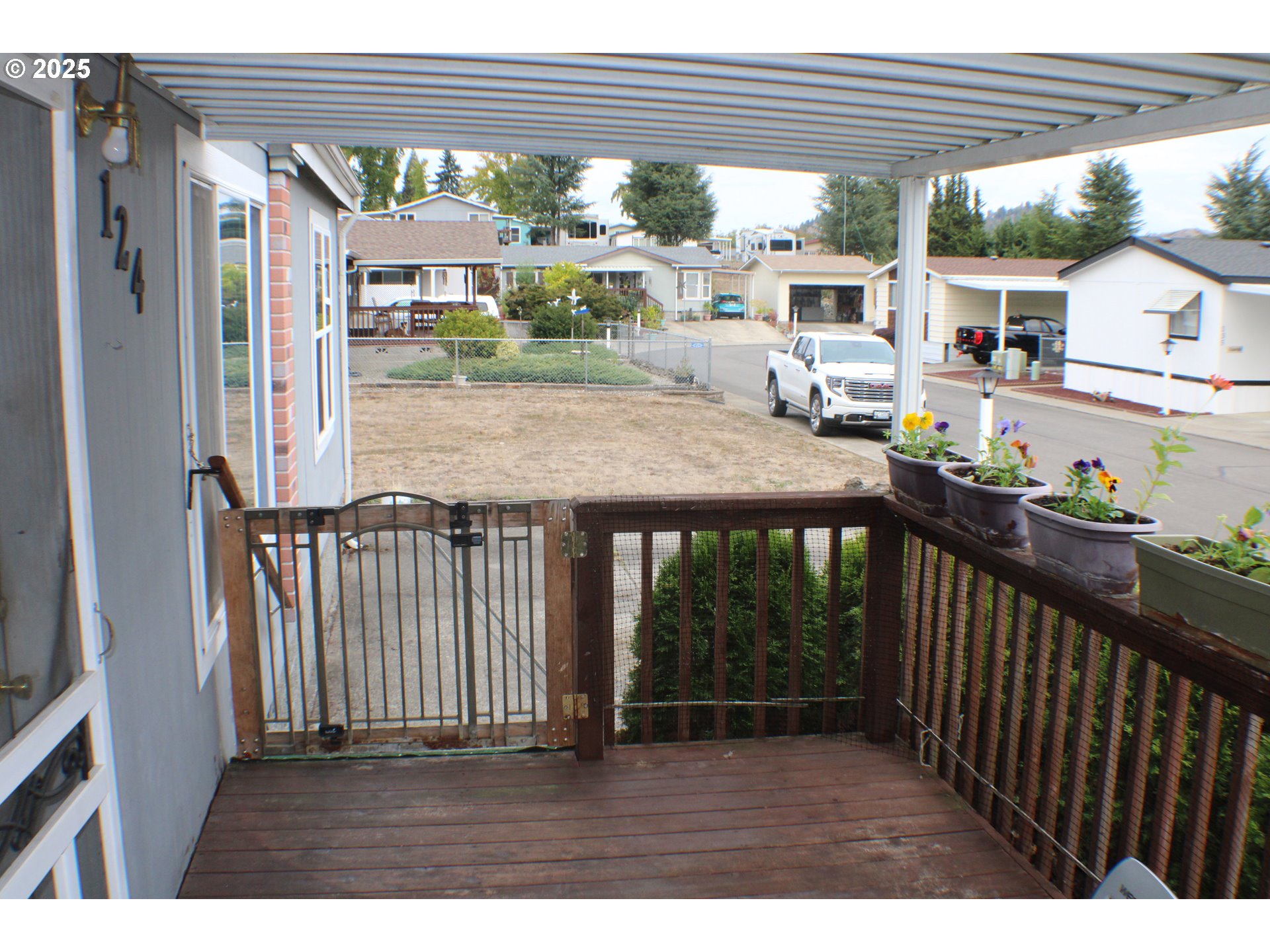 124 Country Side Lane Winston, OR 97496 - Photo 4 of 23