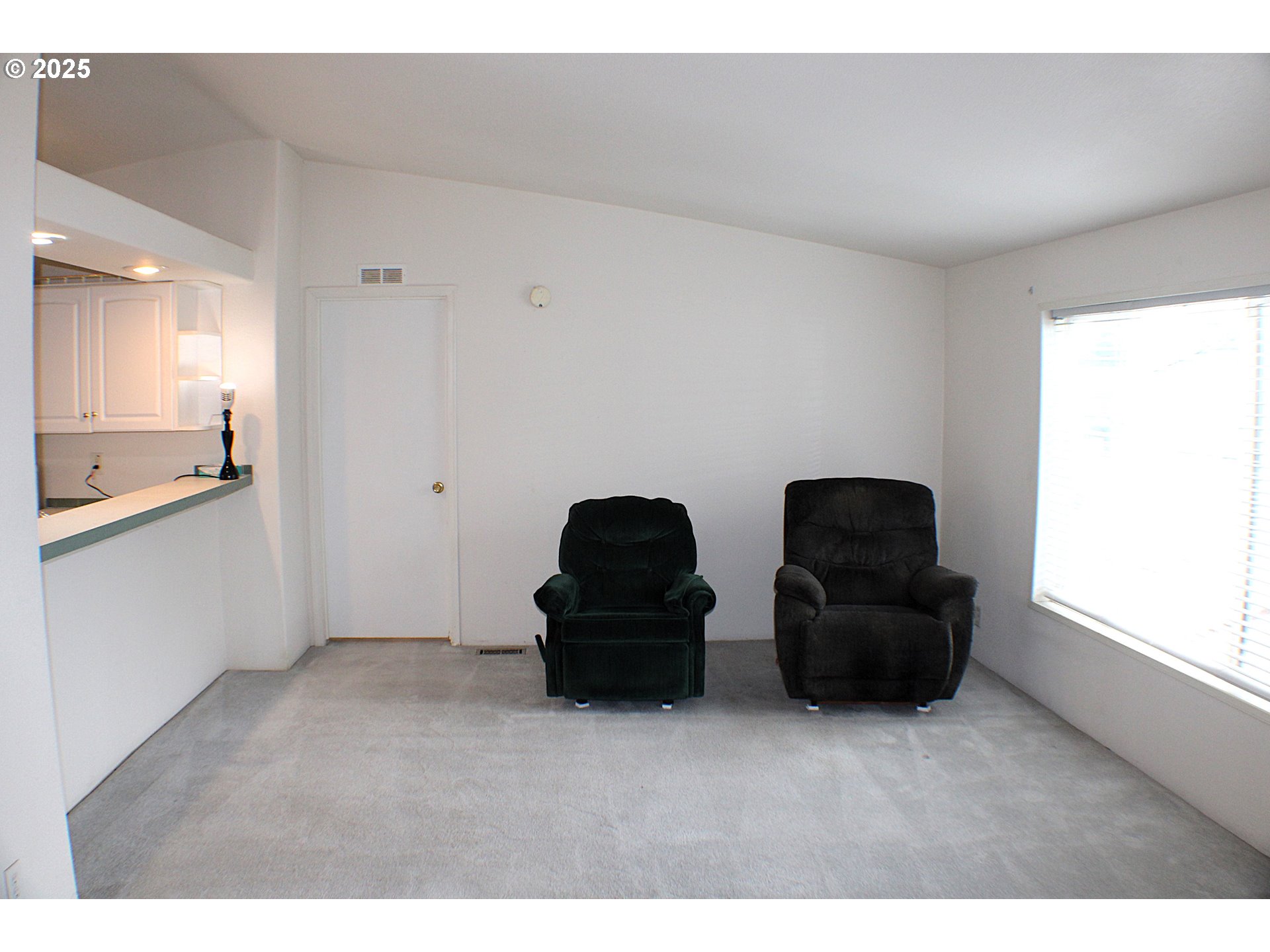 124 Country Side Lane Winston, OR 97496 - Photo 5 of 23