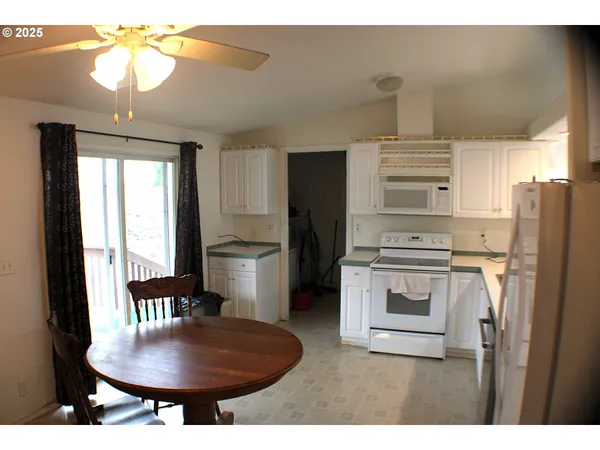 $90,000 | 124 Country Side Lane, Winston, OR 97496