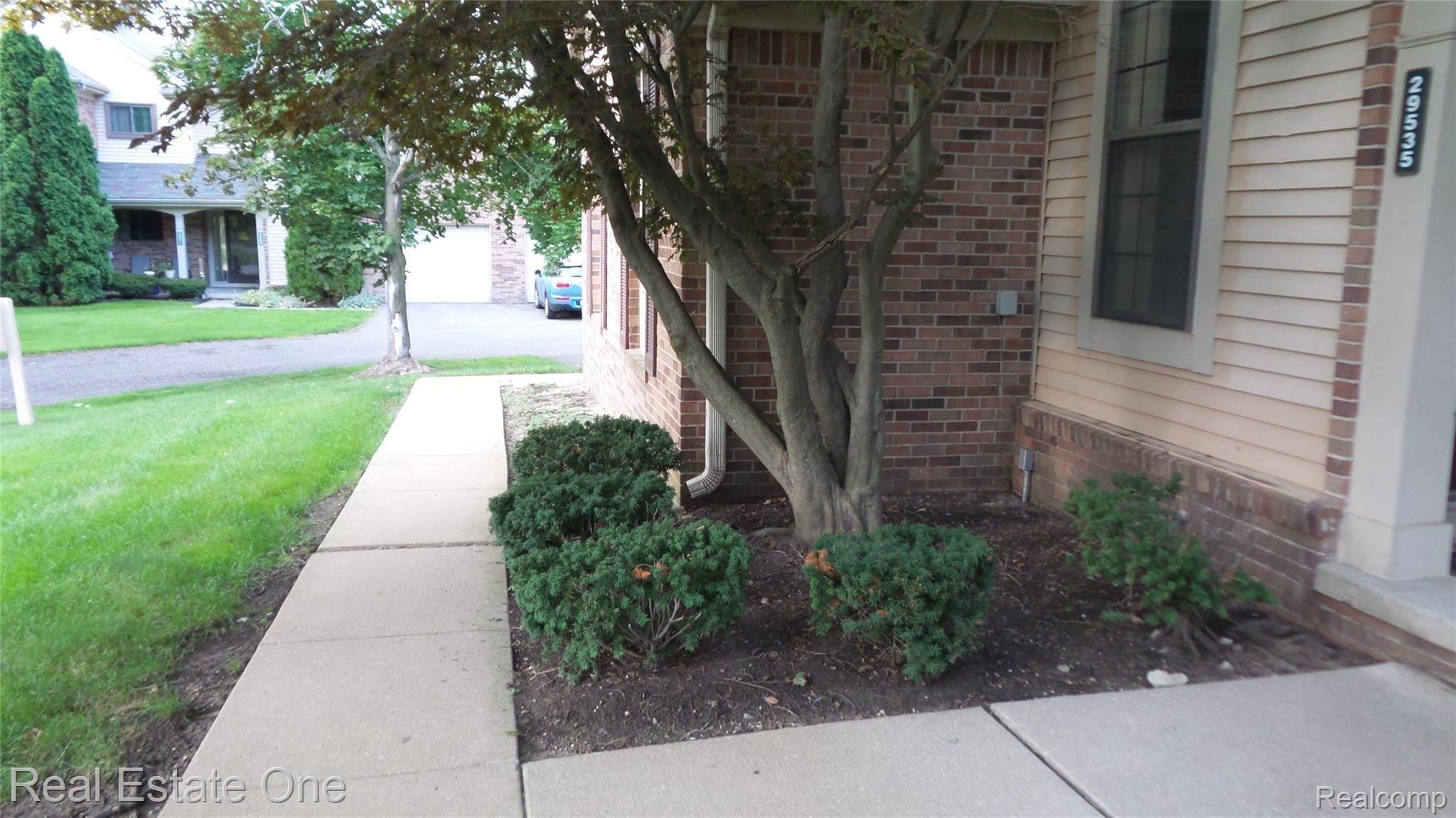 29535 Pine Ridge Circle, Unit 10 Farmington, MI 48331 - Photo 41 of 43 20200805_195152.jpg