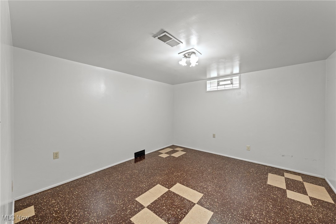 29776 Arthur Road Wickliffe, OH 44092 - Photo 37 of 49 Gallery Image 37