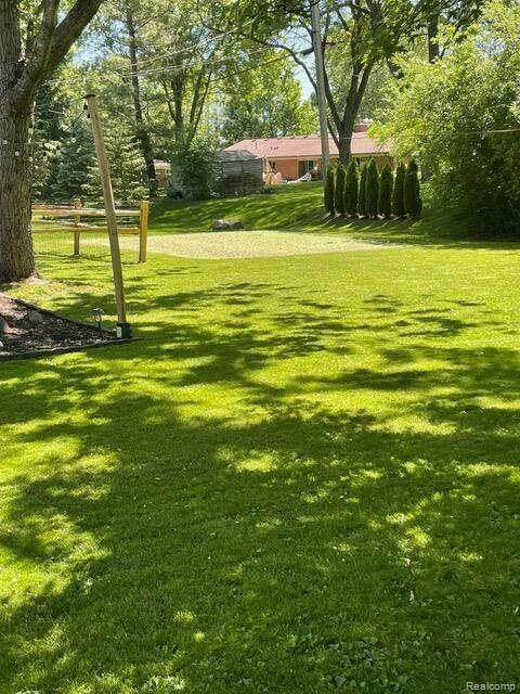 28095 Hawberry Road Farmington Hills, MI 48331 - Photo 43 of 46