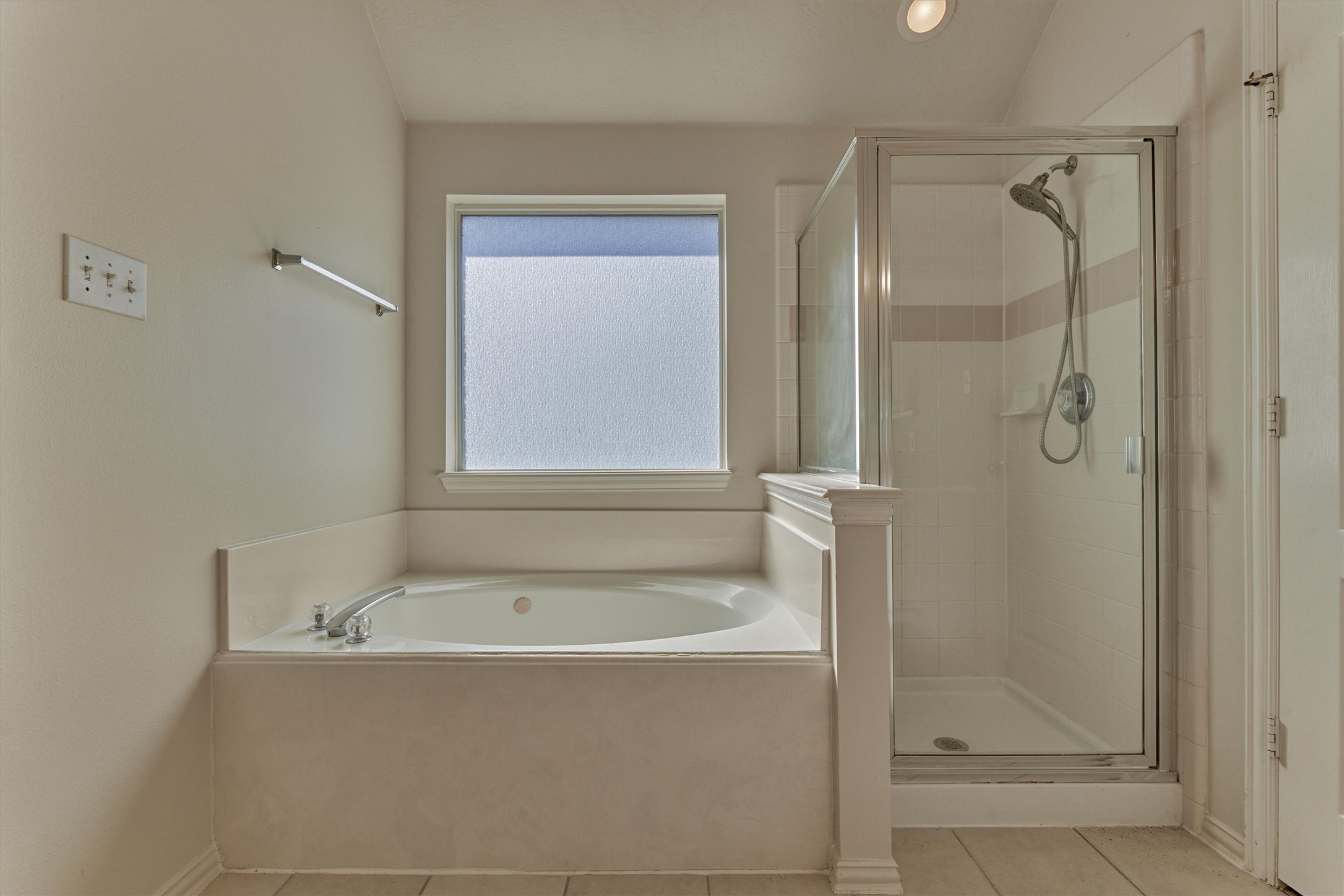 21322 Hannover Forest Spring, TX 77388 - Photo 18 of 30 Everything you need in a primary bathroom.