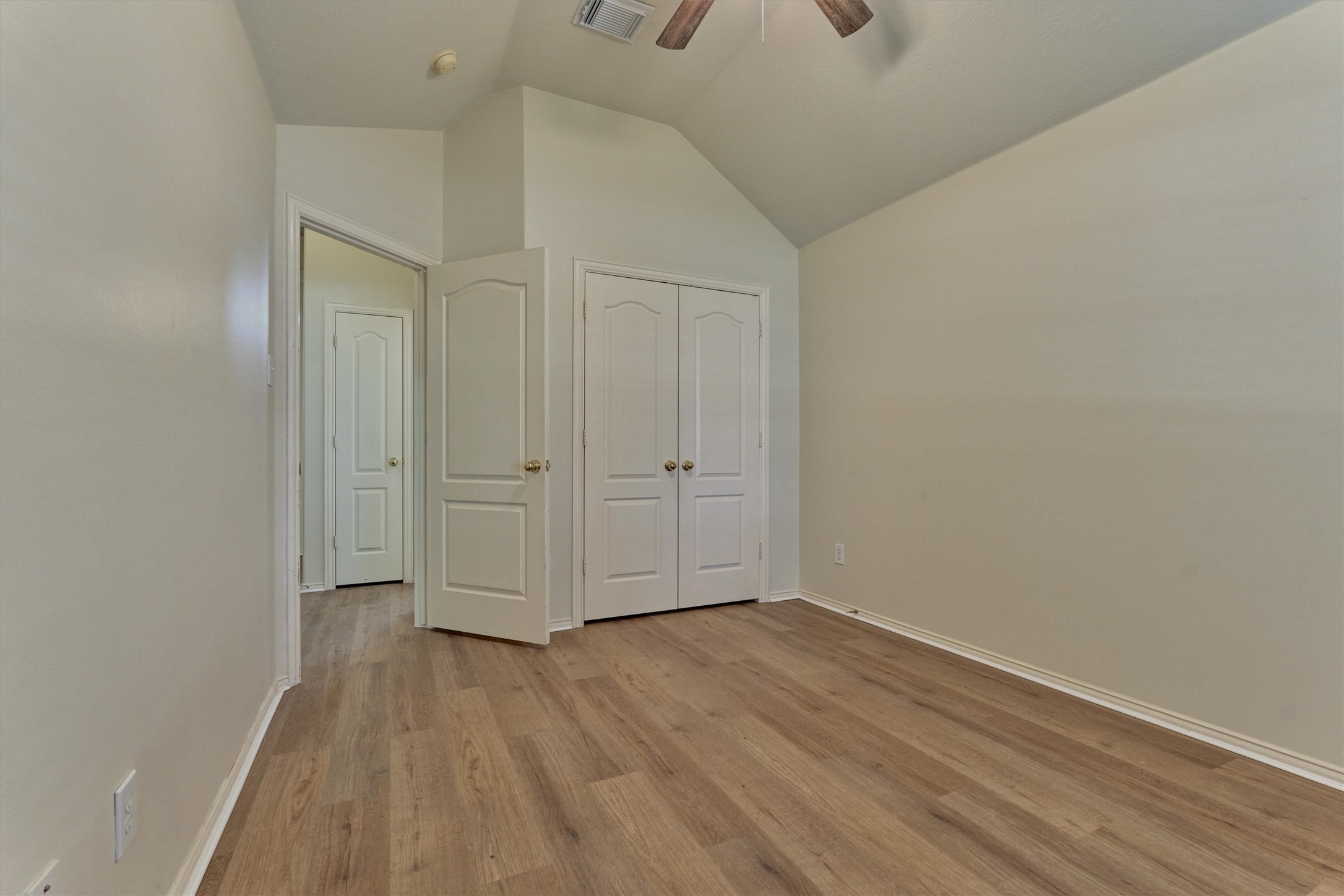 21322 Hannover Forest Spring, TX 77388 - Photo 24 of 30 Secondary bedroom #2 with double door closet and high ceiling!