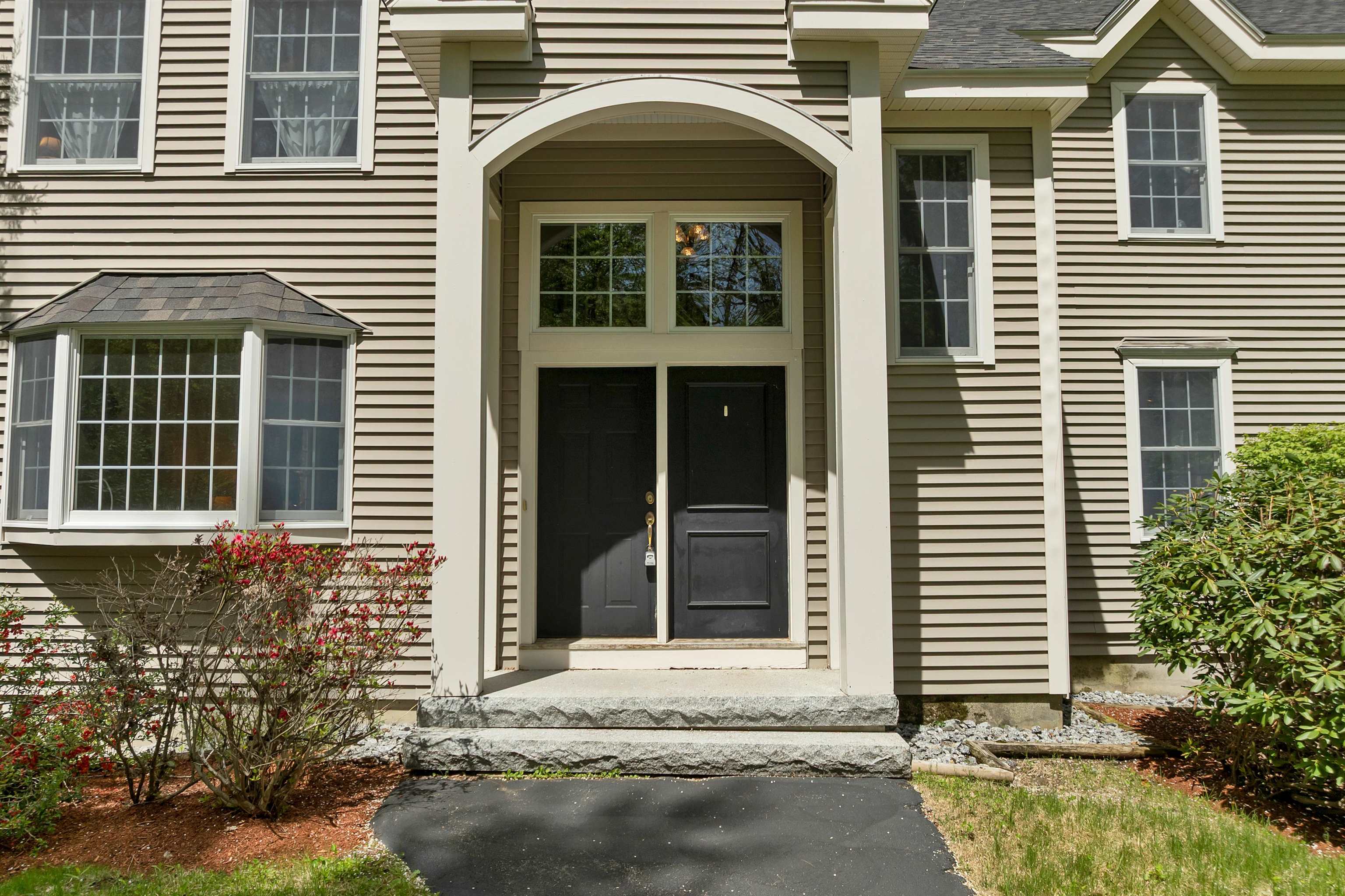 281 New Boston Road Bedford, NH 03110 - Photo 6 of 53