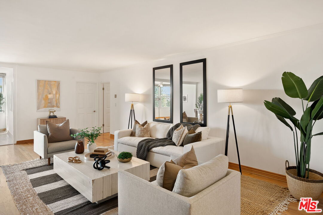 10725 Ohio Avenue, Unit PH2 Los Angeles, CA 90024 - Photo 7 of 31