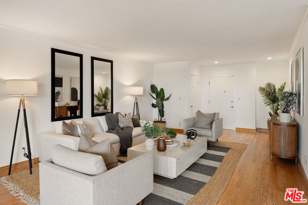 10725 Ohio Avenue, Unit PH2 Los Angeles, CA 90024 - Photo 8 of 31