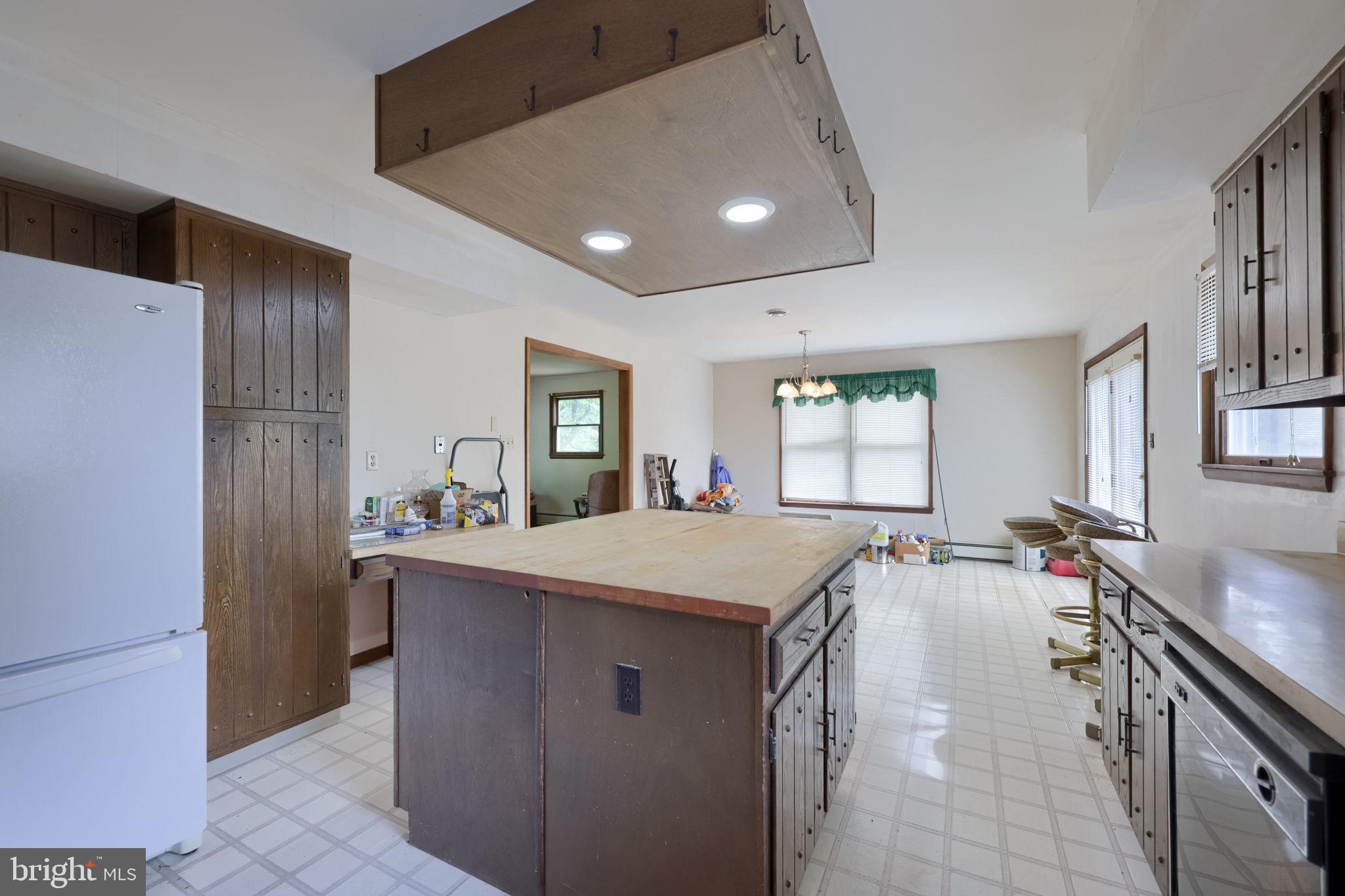 49 Preston Road Reading, PA 19608 - Photo 29 of 42 Kitchen