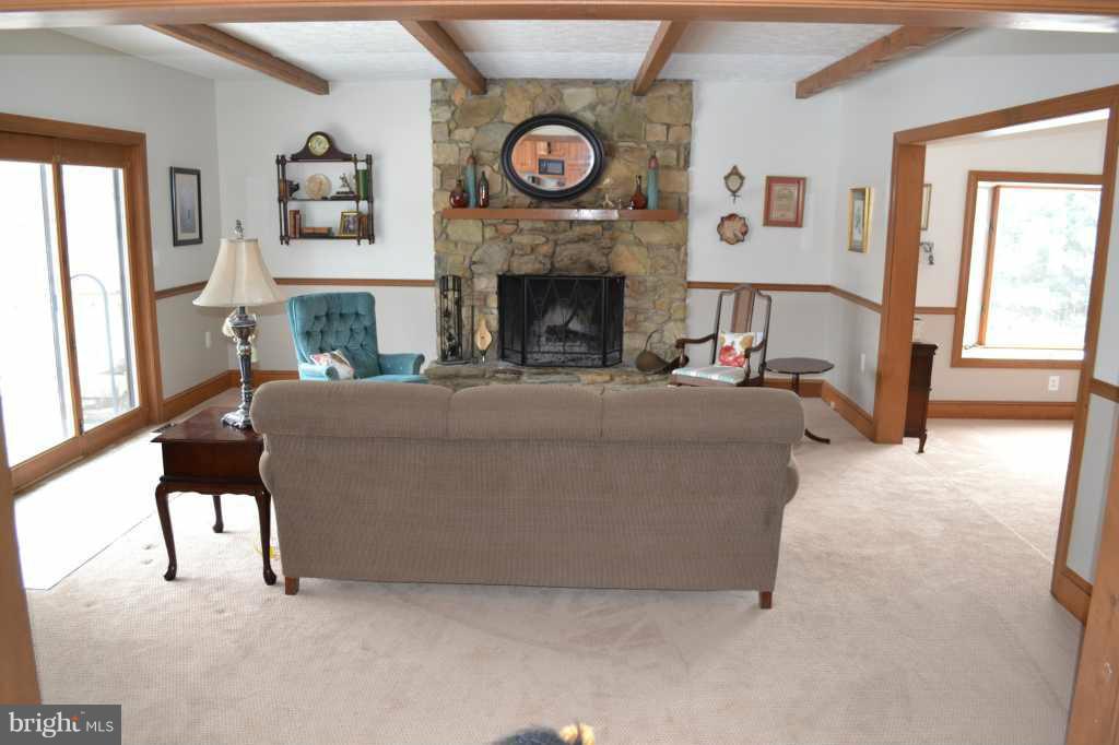 37278 Jeb Stuart Road Purcellville, VA 20132 - Photo 14 of 21 Family Room