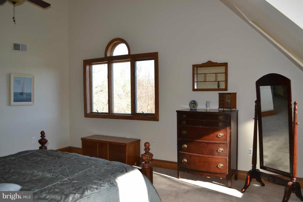 37278 Jeb Stuart Road Purcellville, VA 20132 - Photo 16 of 21 Bedroom (Master)