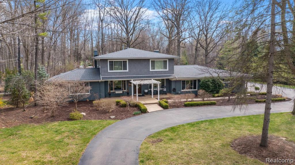 32110 Lahser Road Beverly Hills, MI 48025 - Photo 1 of 41