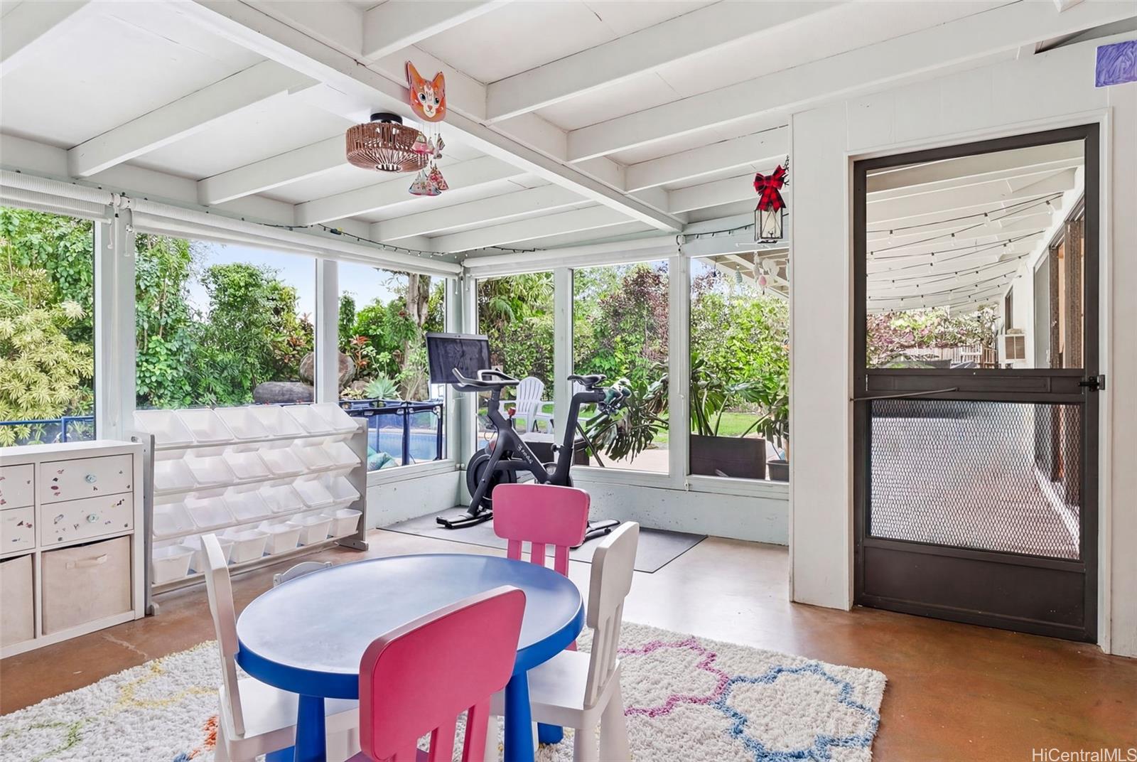 531 Kaiemi Street Kailua, HI 96734 - Photo 11 of 22 Sunroom/playroom/exercise or gym space. Home office ?