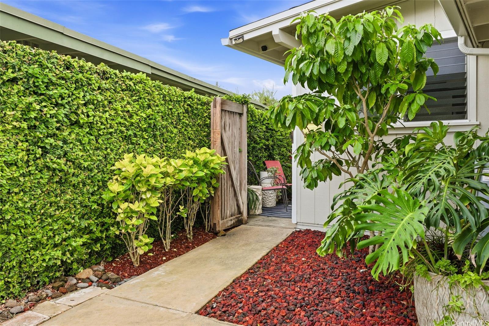 531 Kaiemi Street Kailua, HI 96734 - Photo 14 of 22 Entrance to the ADU.