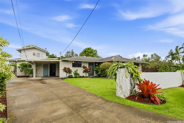 $2,295,000 | 531 Kaiemi Street, Kailua, HI 96734