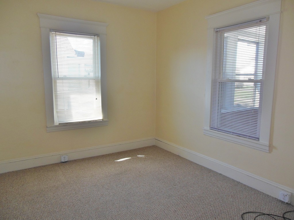 211 Windsor Street West Springfield, MA 01089 - Photo 19 of 25 Gallery Image 19