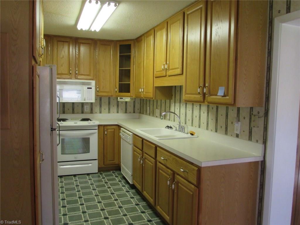 3046 Pleasant Ridge Road Summerfield, NC 27358 - Photo 5 of 22