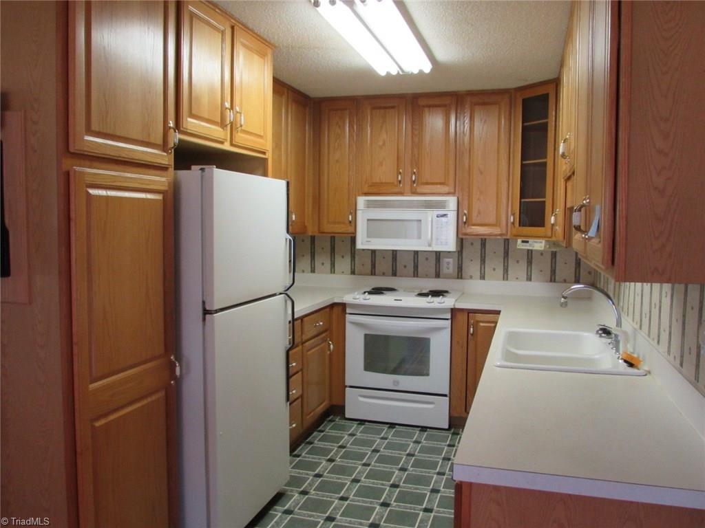 3046 Pleasant Ridge Road Summerfield, NC 27358 - Photo 6 of 22