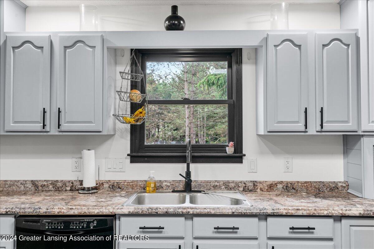 11840 Wood Road Dewitt, MI 48820 - Photo 13 of 50 21-Media Jett - 34
