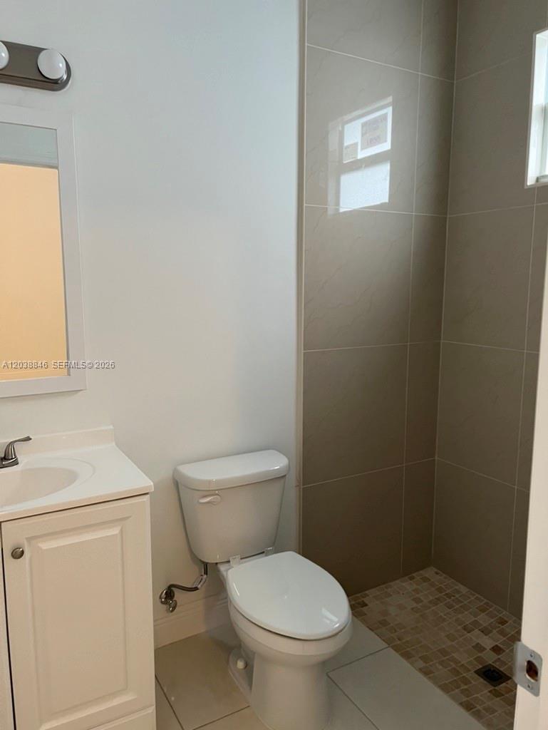 1533 West 26th Court, Unit 2B Riviera Beach, FL 33404 - Photo 3 of 4