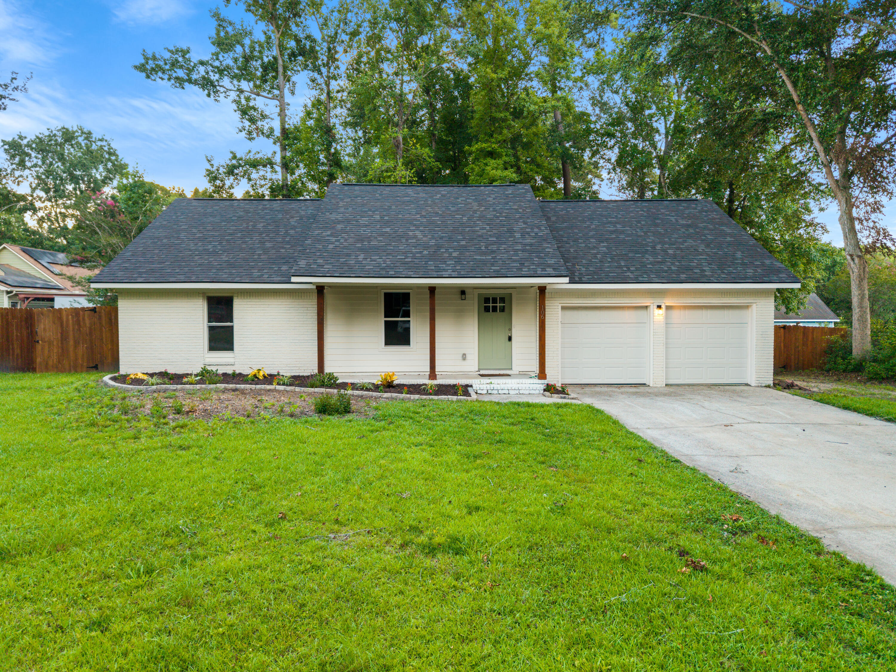 106 Glebe Road Summerville, SC 29485 - Photo 2 of 37 glebe2