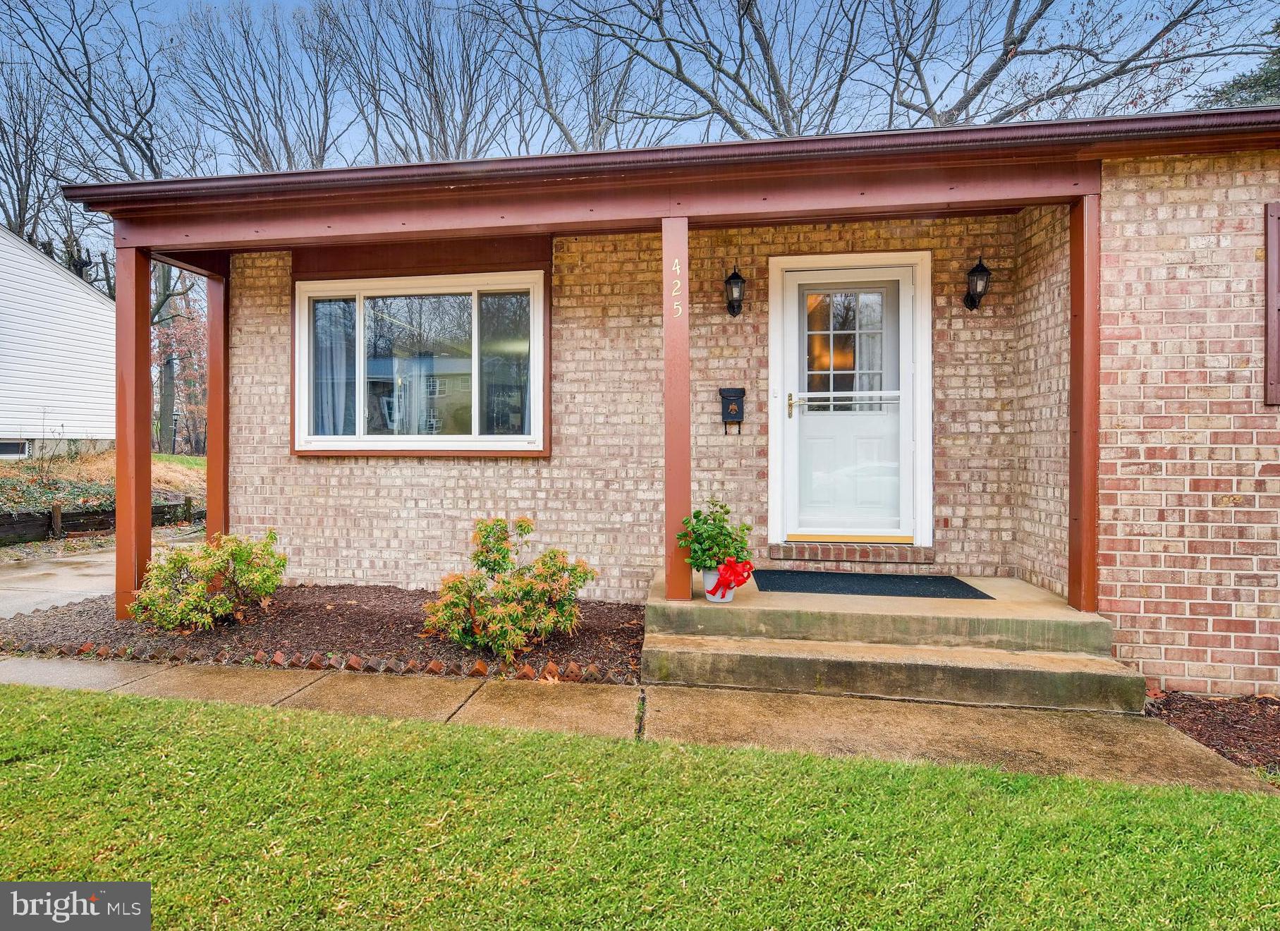425 Crosby Road Baltimore, MD 21228 - Photo 4 of 31