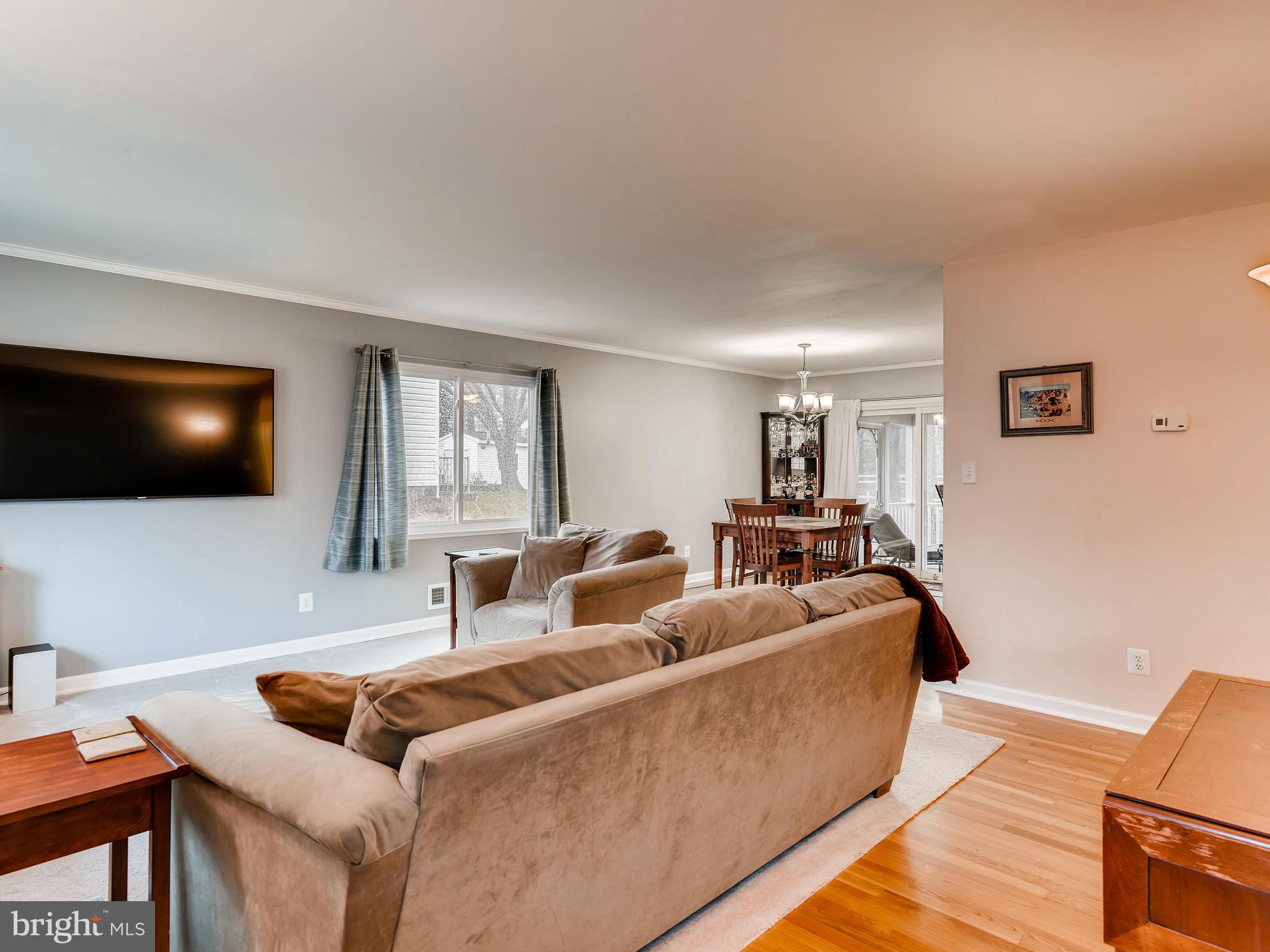 425 Crosby Road Baltimore, MD 21228 - Photo 5 of 31