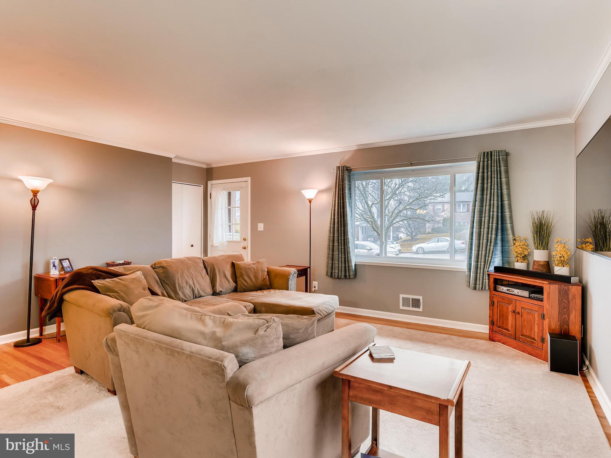 425 Crosby Road Baltimore, MD 21228 - Photo 7 of 31