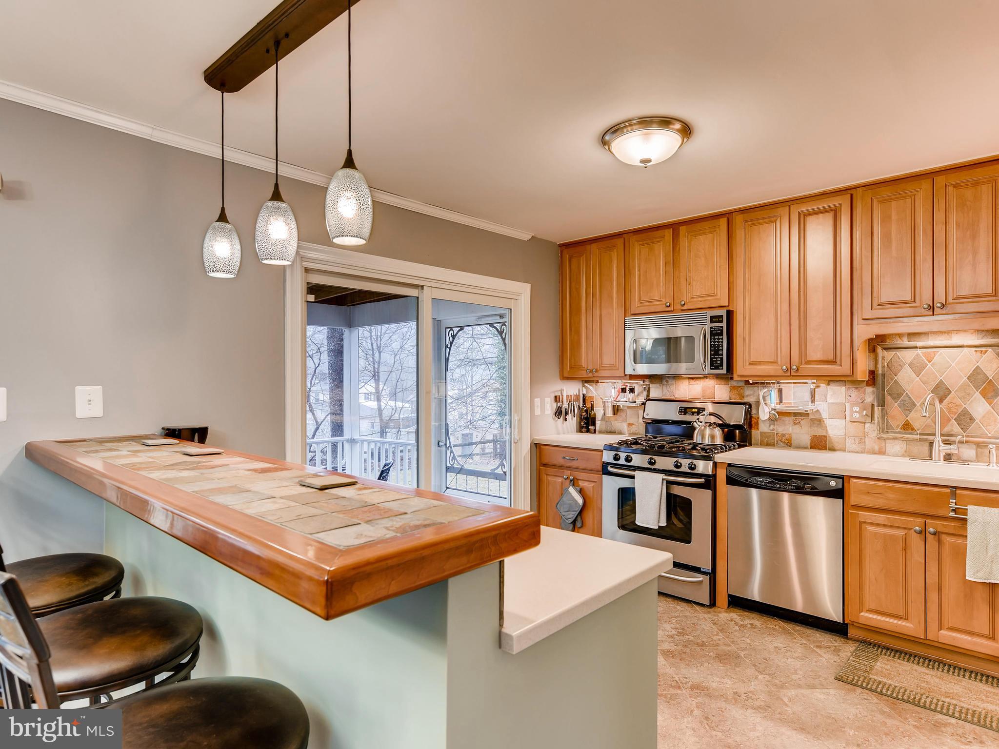 425 Crosby Road Baltimore, MD 21228 - Photo 9 of 31