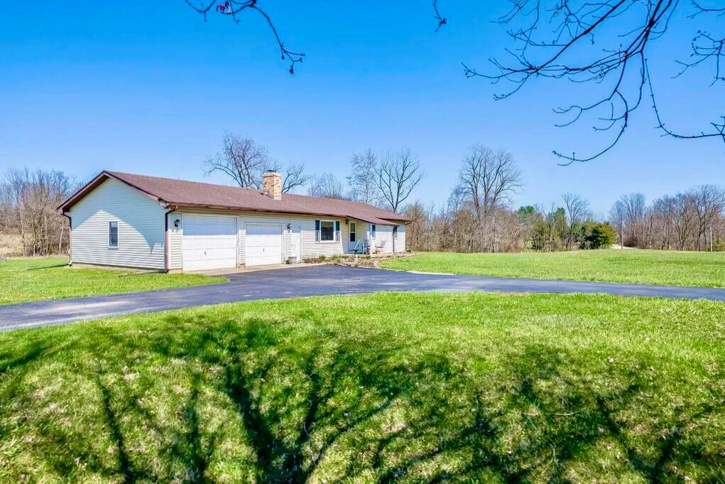 11639 Sycamore Road Mount Vernon, OH 43050 - Photo 2 of 25 1-1