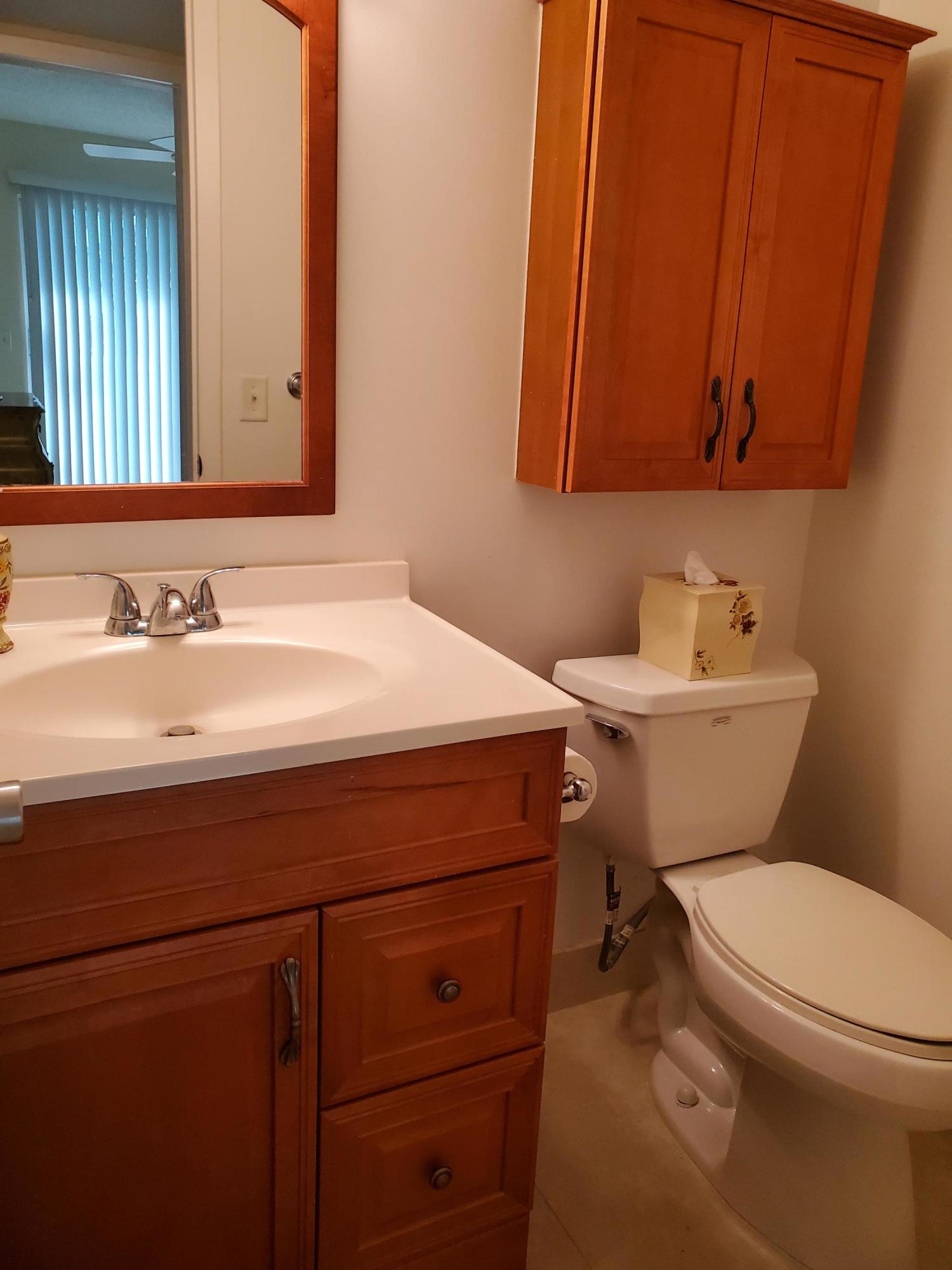 98 Mansfield Drive, Unit C Boca Raton, FL 33434 - Photo 13 of 17 GUEST BATH