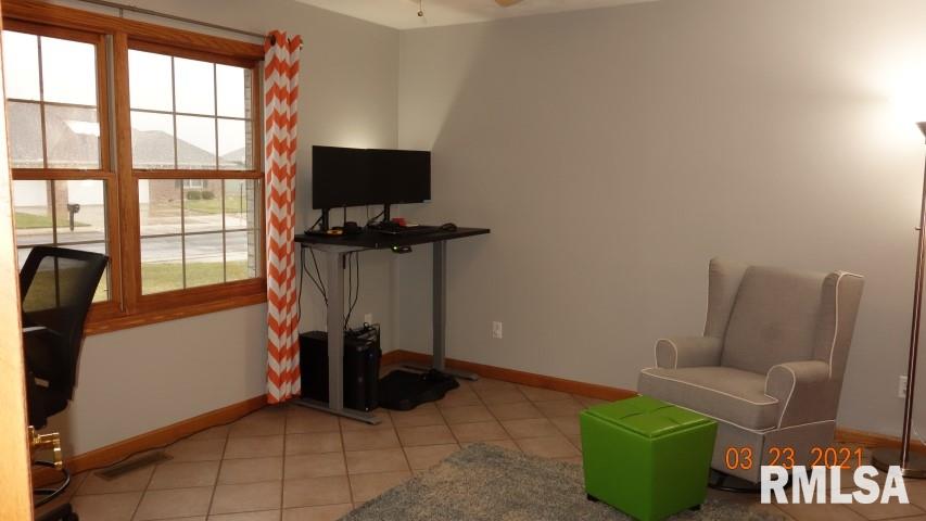 1017 South Johanson Road Peoria, IL 61607 - Photo 17 of 20