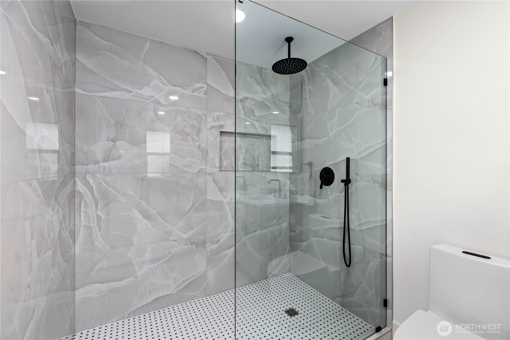 20921 West Richmond Road Bothell, WA 98021 - Photo 24 of 40 Gallery Image 24