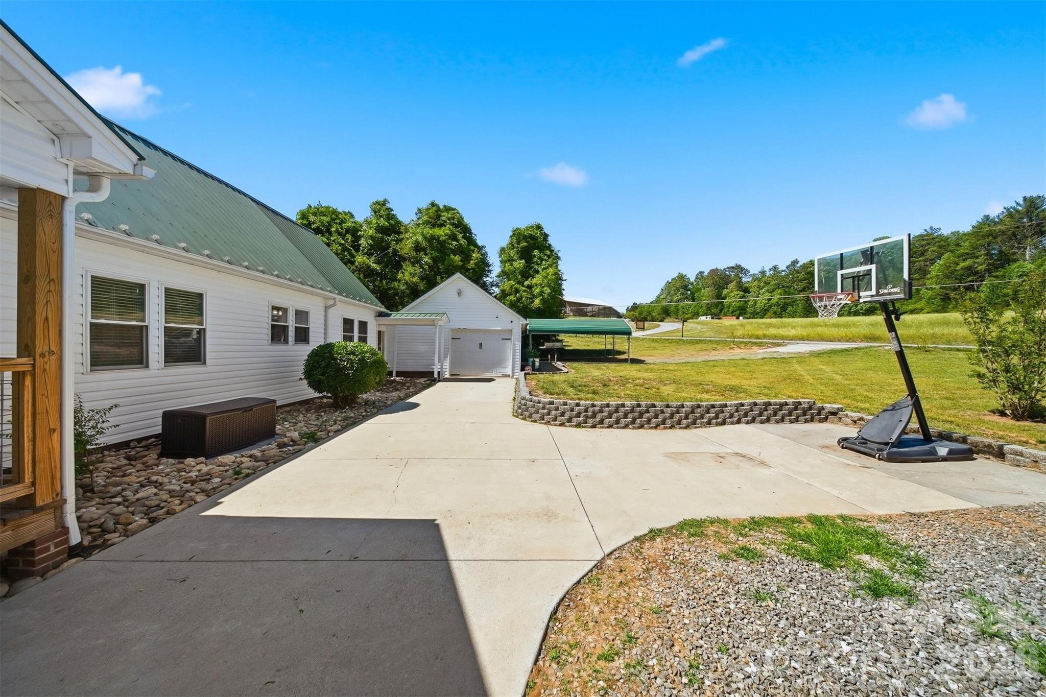 4039 Hartland Road Lenoir, NC 28645 - Photo 34 of 46