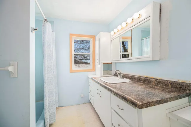 $365,000 | 29490 221st Avenue, Belle Plaine, MN 56011