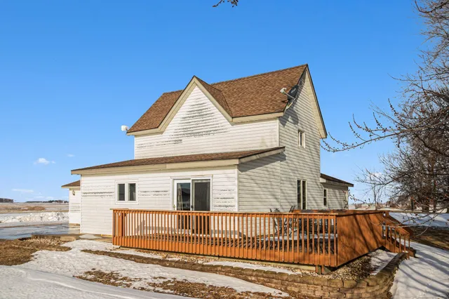 $365,000 | 29490 221st Avenue, Belle Plaine, MN 56011